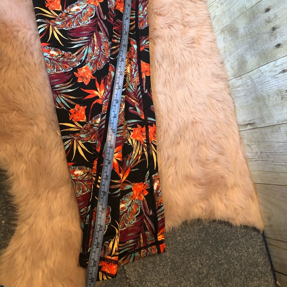 MinkPink Move Workout Leggings - Picture 4 of 5